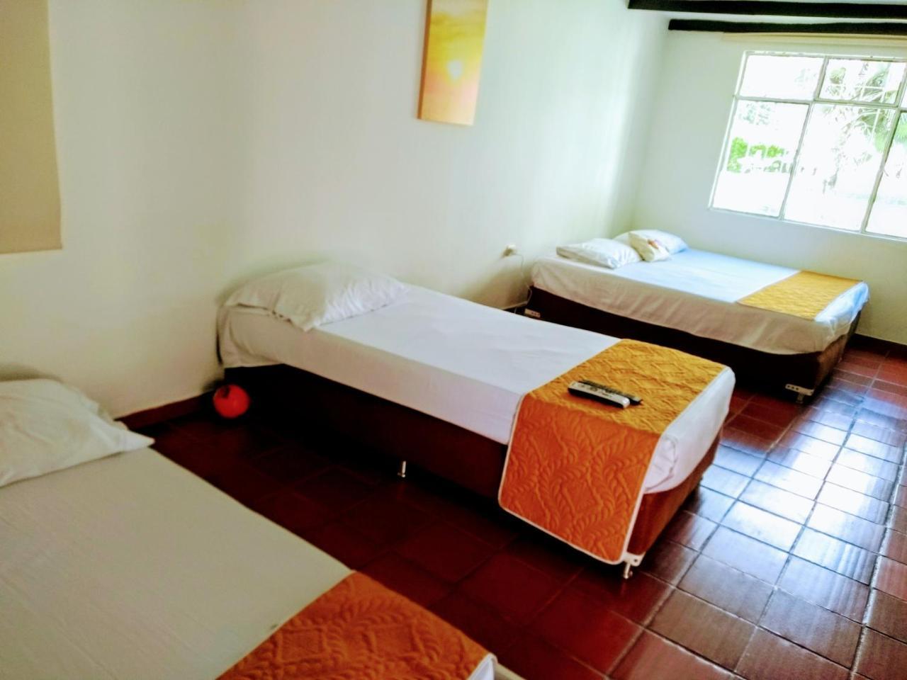 Hotel Playa By Marbar Hoteles Villeta Exterior photo